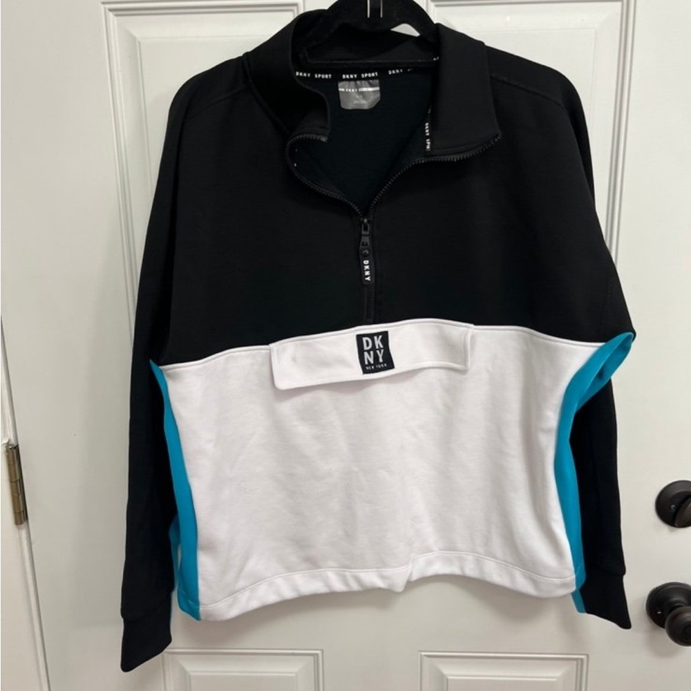 DKNY front pocket pullover size‎ XL